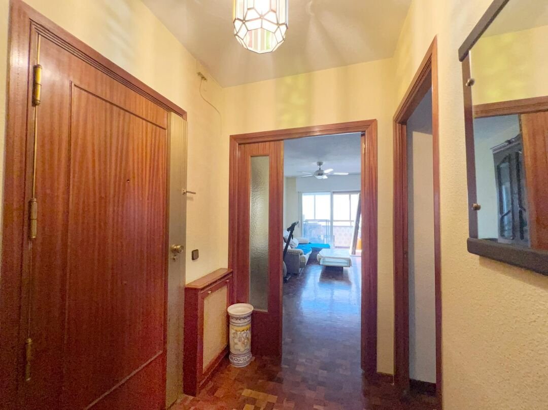 hall_0692748001792147750