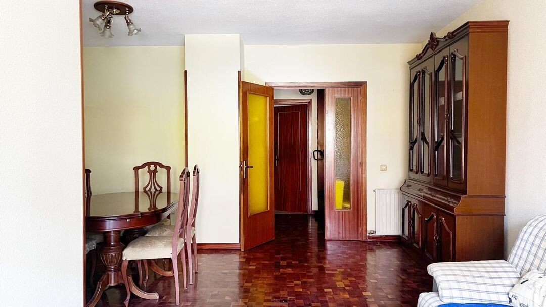salon2_0944658001792147758